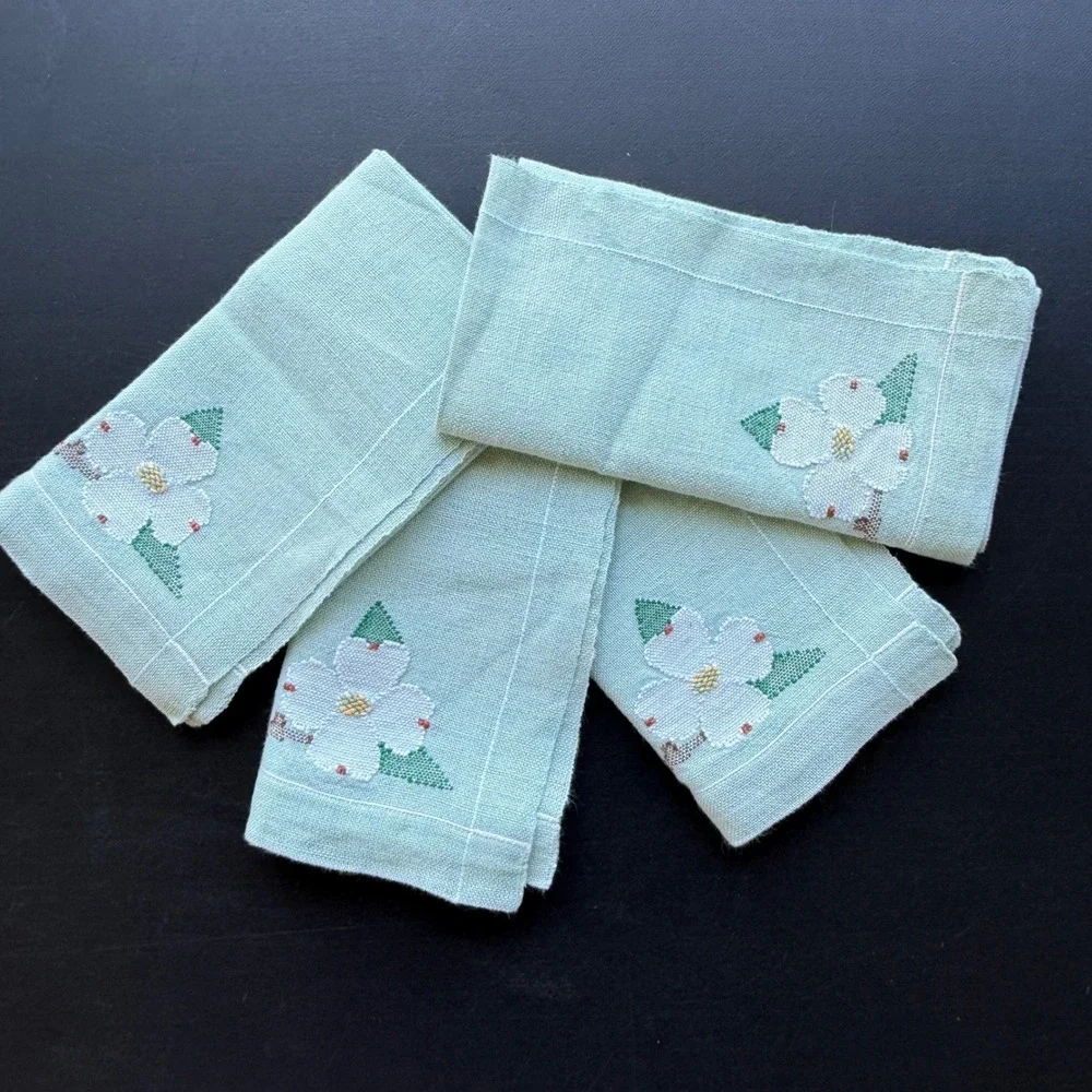 Vintage Embroidered Dogwood Flower Green Linen Napkins Set of 4